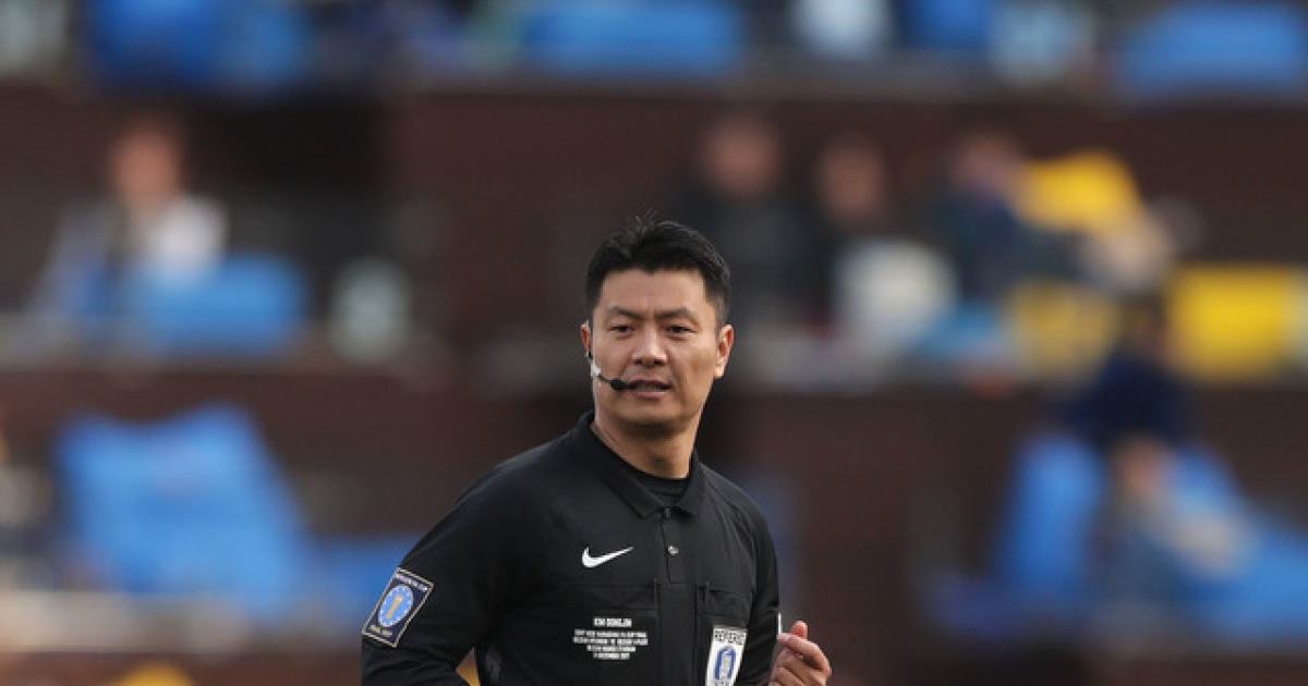 KFA, 김동진 심판에게 K리그 200경기 출전 기념패 증정
