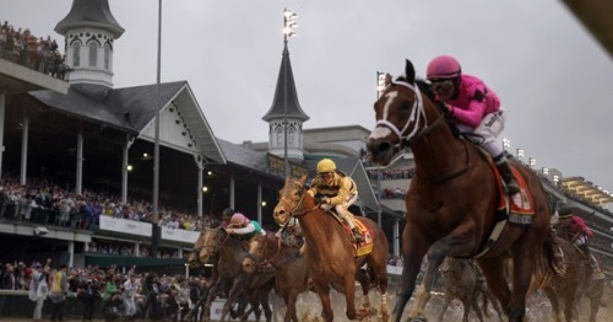 Kentucky Derby Spectators Horse Racing