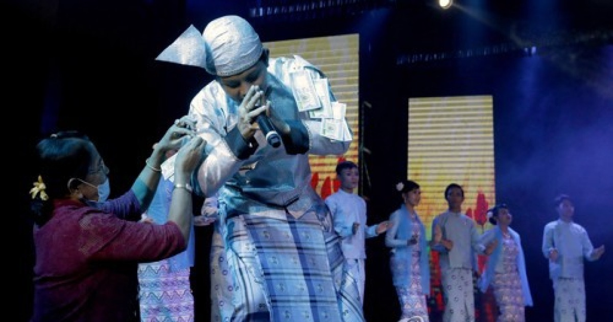 MYANMAR PHOTO SET DANCE ZAT PWE