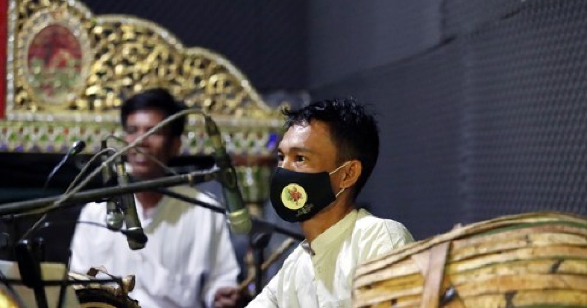 MYANMAR PHOTO SET DANCE ZAT PWE