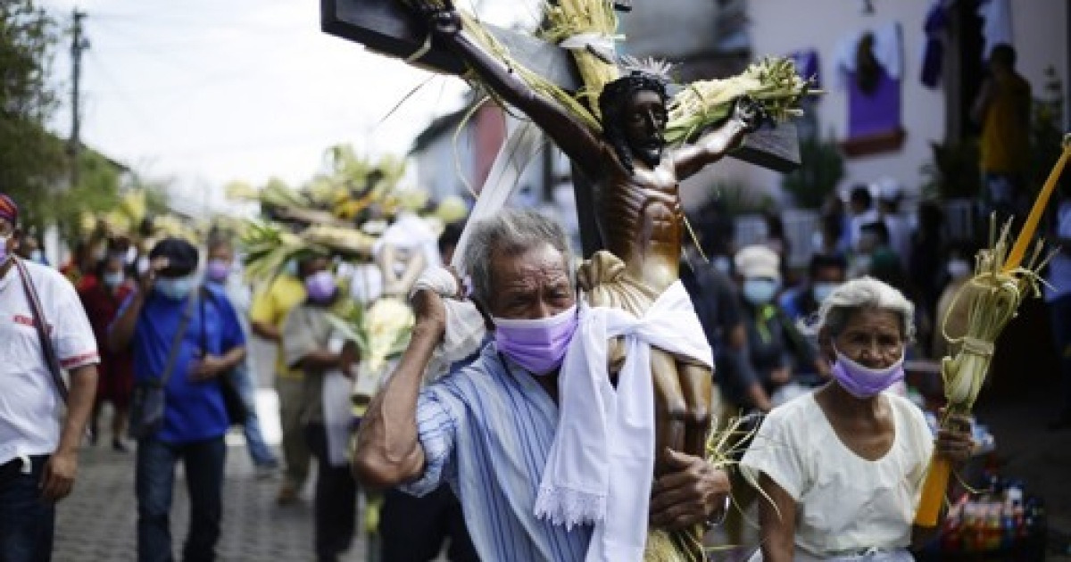 EL SALVADOR BELIEF HOLY WEEK