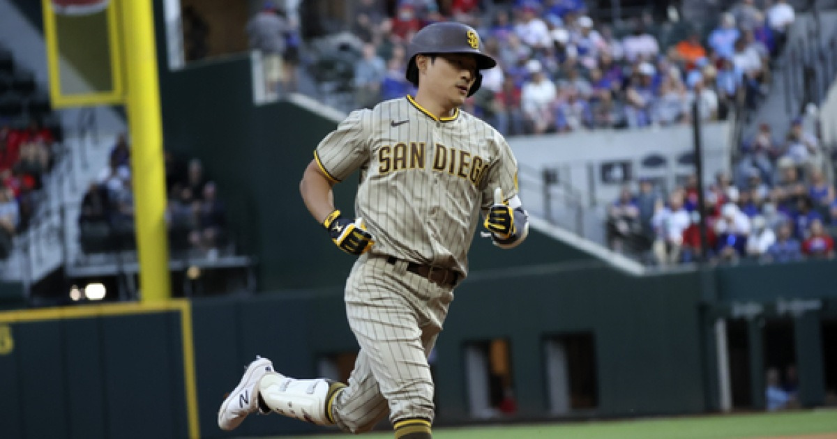 Ha-Seong Kim's go-ahead homer, 06/19/2021