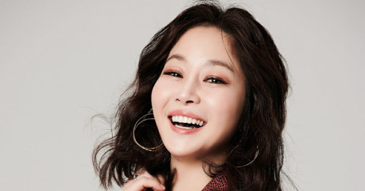 방송인 윤지영, 라디오 진행자 낙점·음원 발매 '광폭 행보'