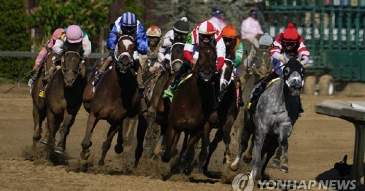 Kentucky Oaks Horse Racing