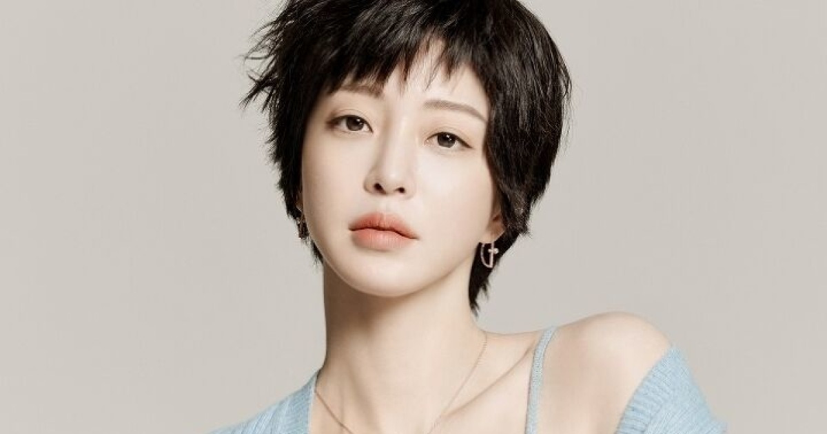 데뷔 후 처음으로 남자만큼 짧은 숏컷하고 나타난 톱 여배우 | 키노라이츠
