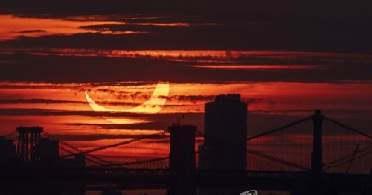 USA NEW YORK PARTIAL SOLAR ECLIPSE