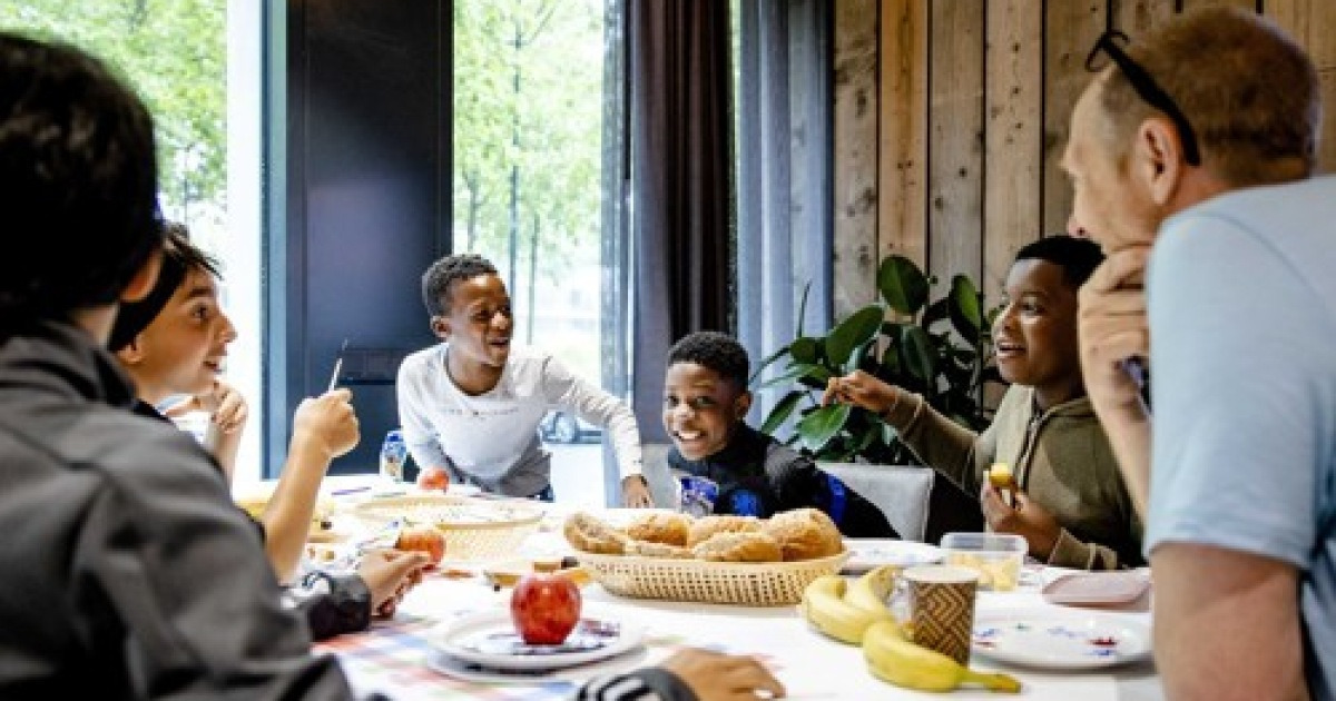 NETHERLANDS SCHOOLS