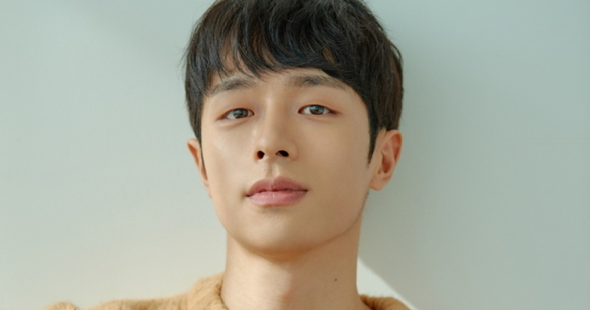 권혁 