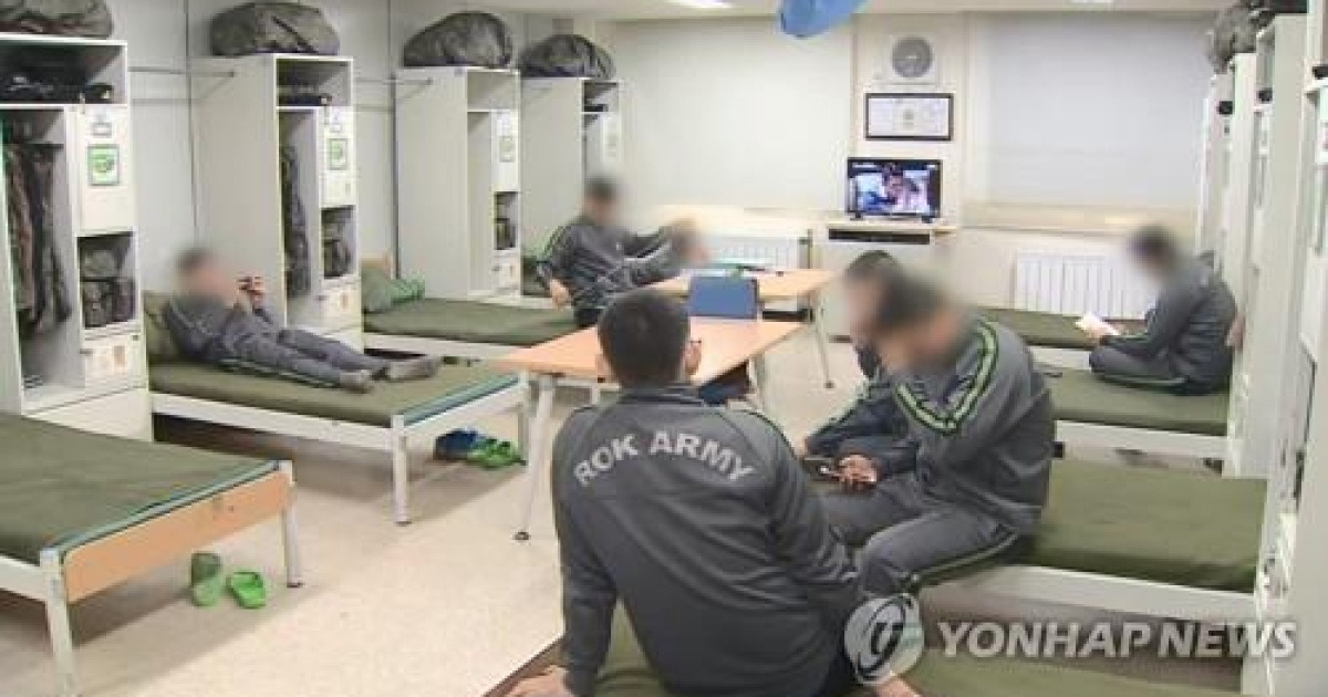 70년 된 군 모포털기 이젠 추억속으로..솜이불 전시 침낭 대체