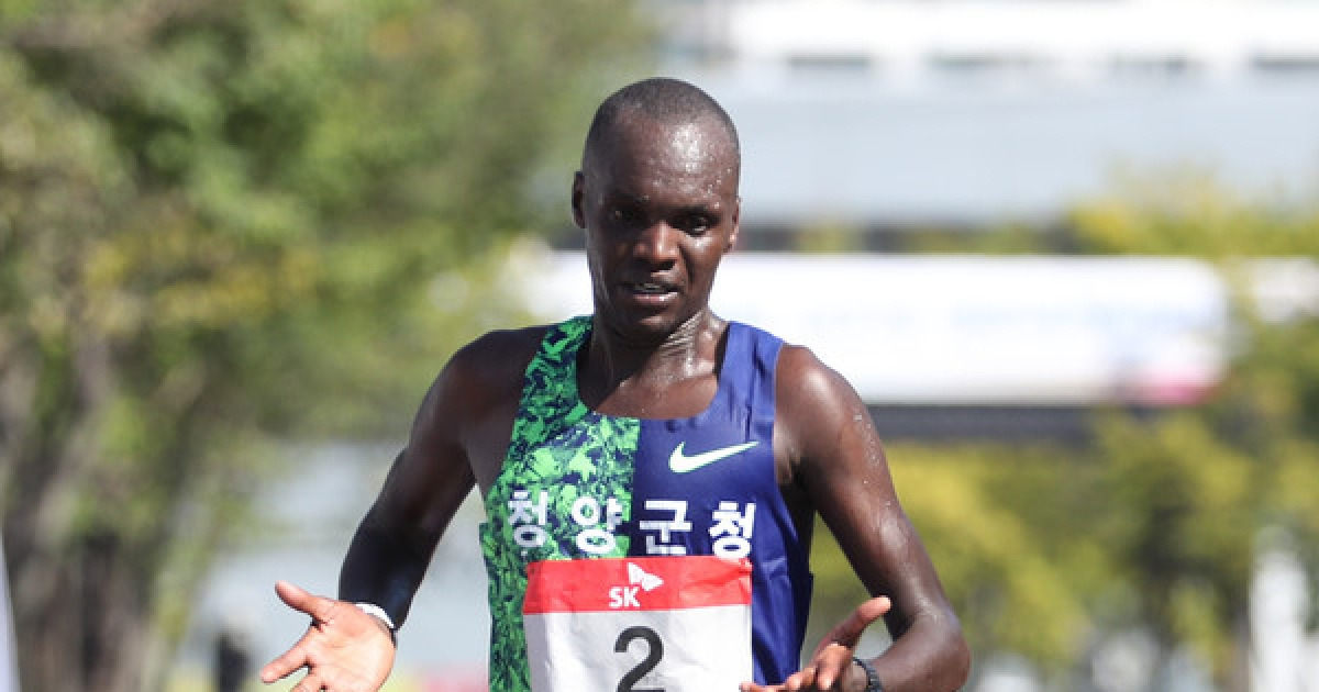 도쿄올림픽 마라토너 오주한 주저앉게 만든 통한의 '허벅지 ...