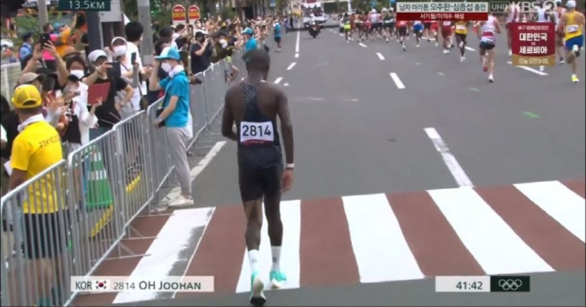 도쿄올림픽男마라톤 오주한 허벅지통증으로 13.5km서 포기 ...