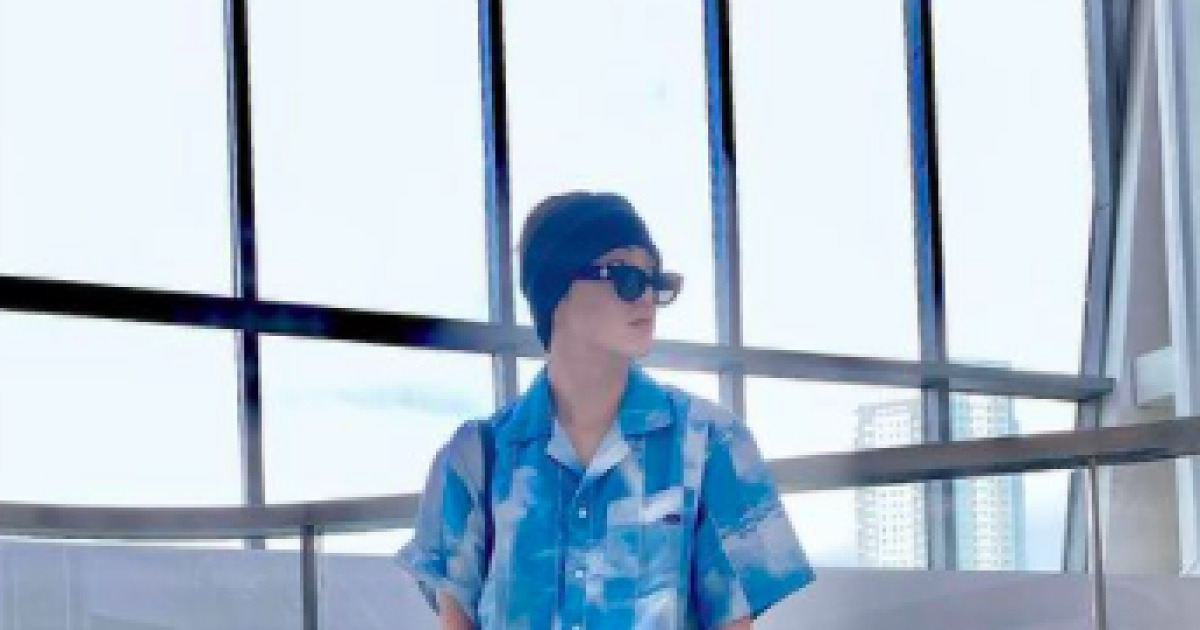 강승윤, 올블루 패션도 시크하게 소화하는 매력