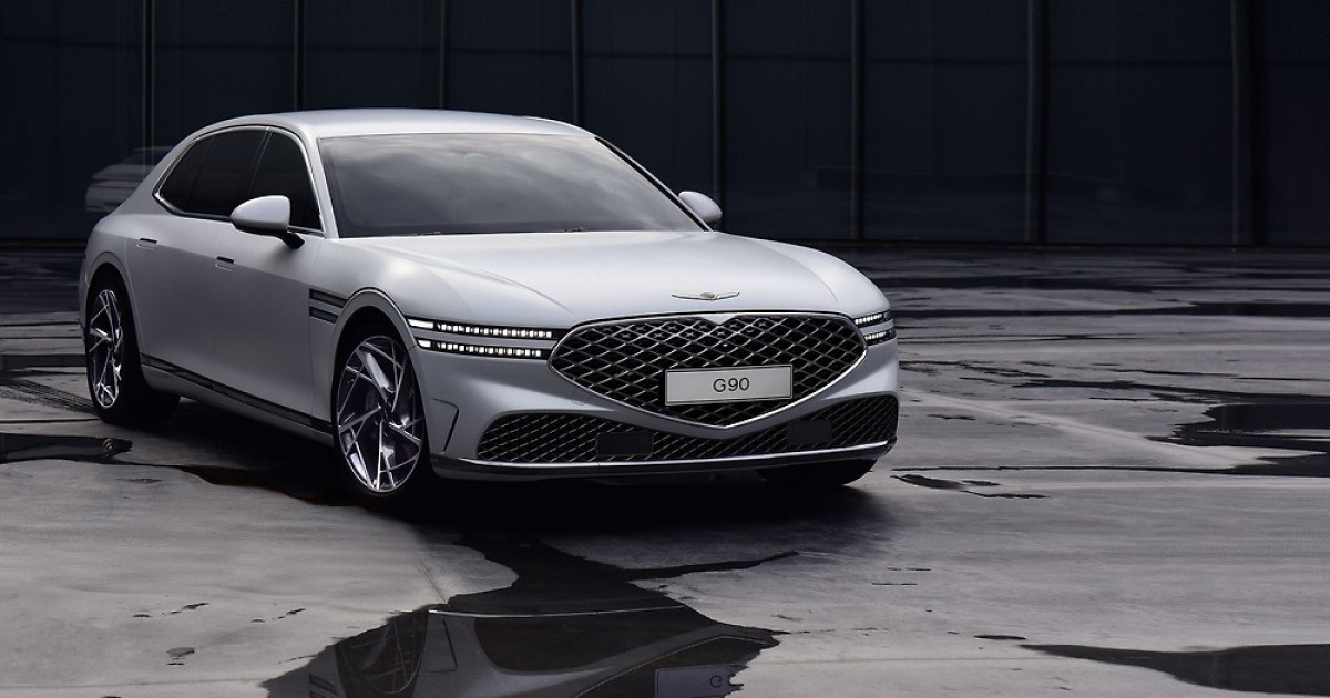 젊어진 회장님 차..3년만에 디자인 확 바뀐 제네시스 G90 공개