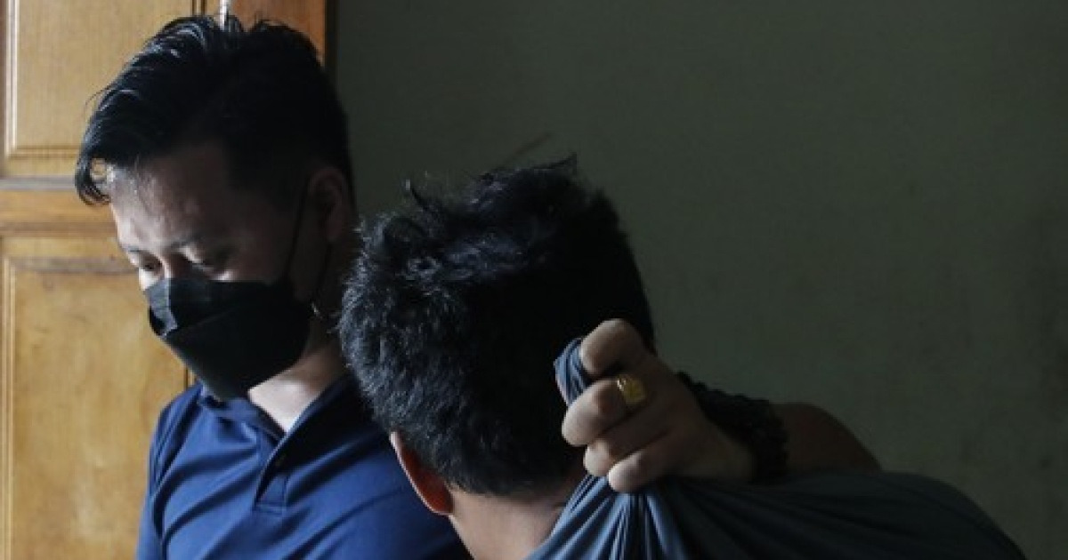 Malaysia crime drugs police raid