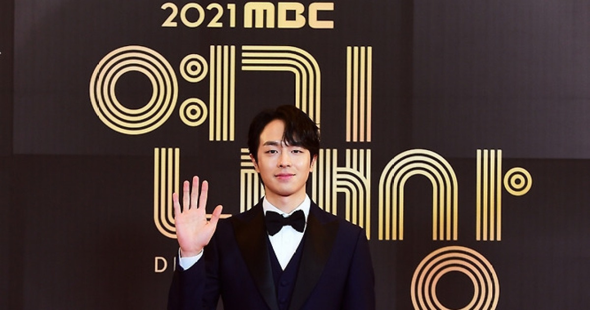 권혁 '완벽한 수트핏'[★포토]