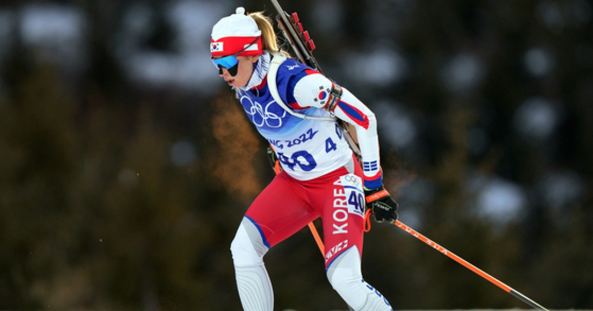 Korean racers finish near bottom of pack in women's biathlon