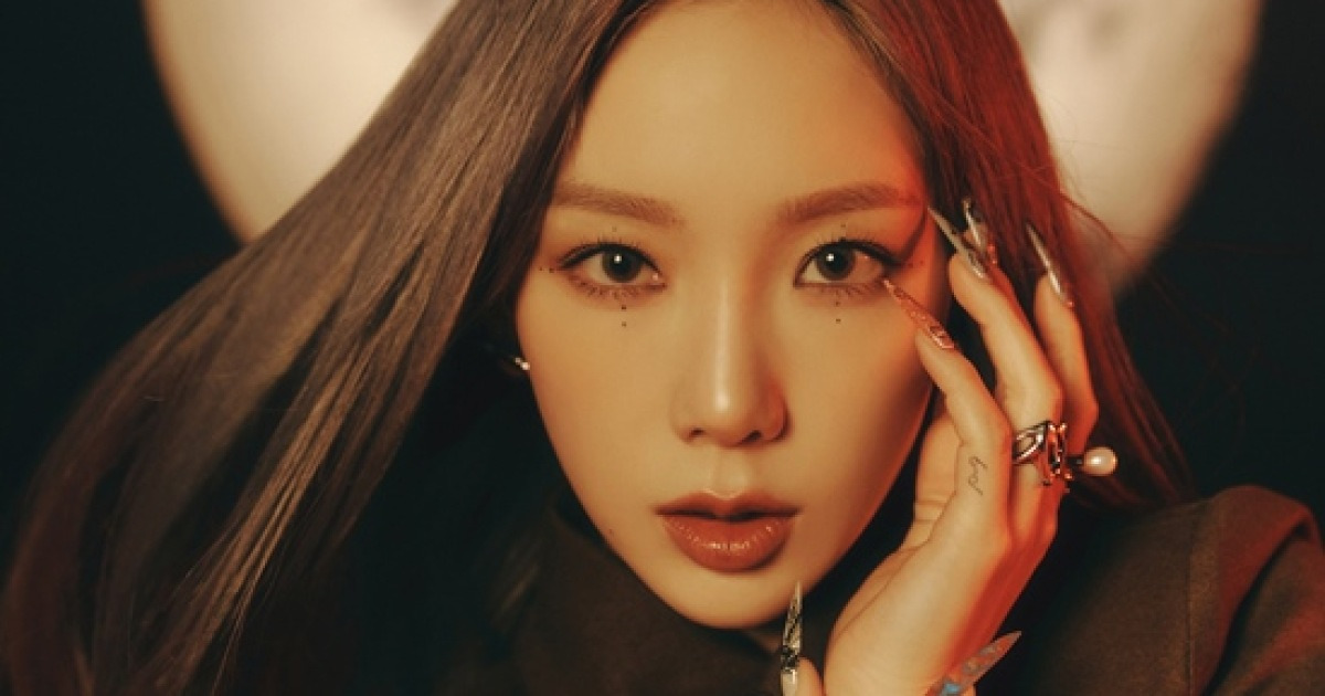 태연 'INVU', 가온차트 2주 연속 2관왕