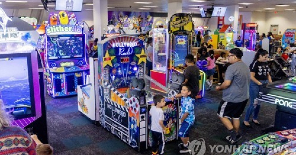 Chuck E. Cheese Grand Prairie, TX, Signature Grand Reopening