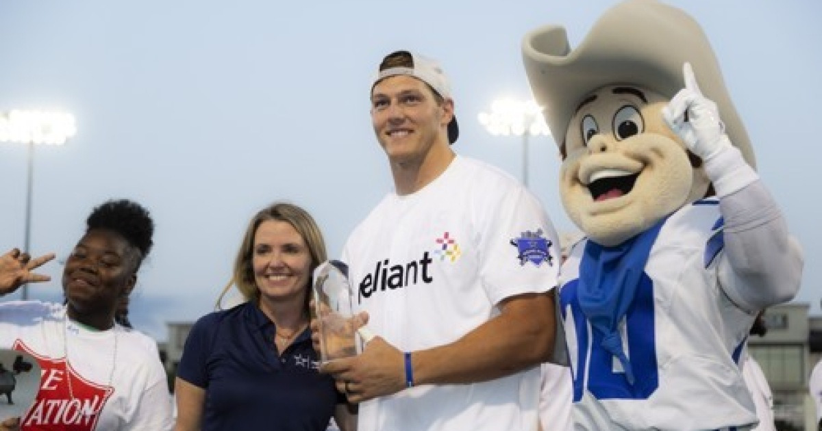 Reliant Home Run Derby with the Dallas Cowboys