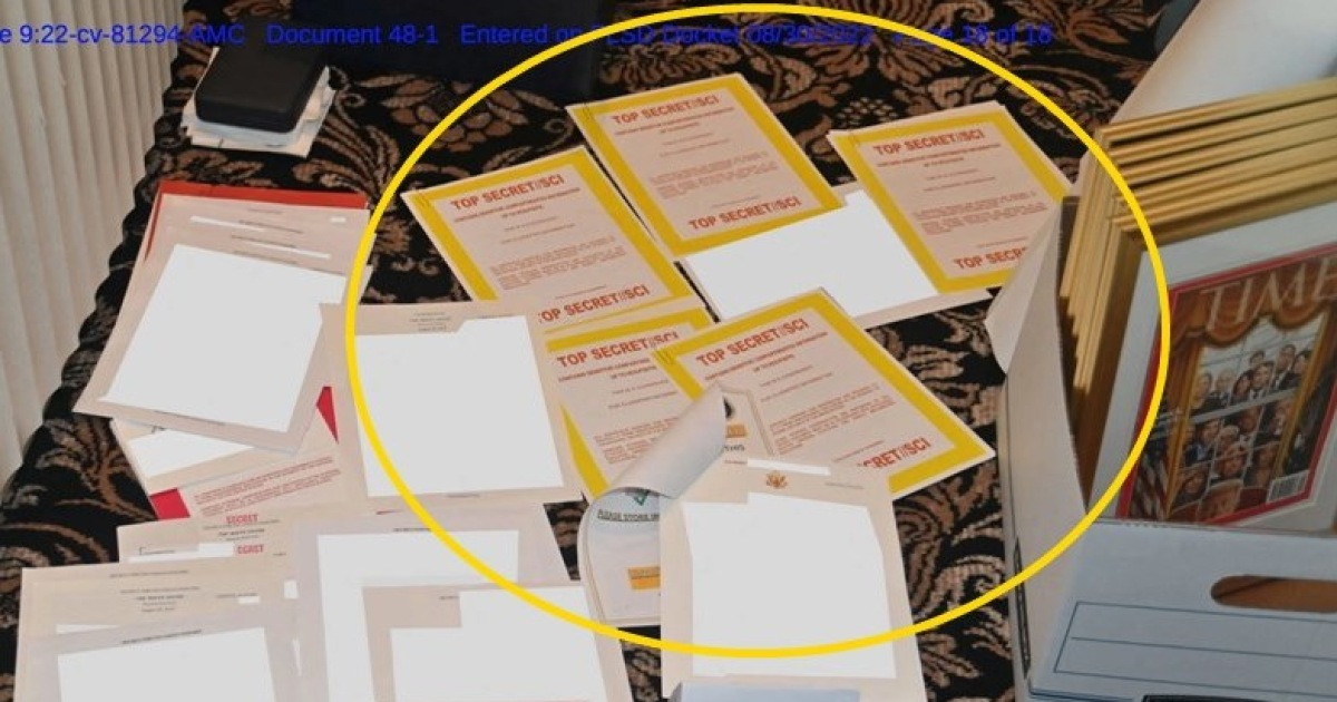 사진에 담긴 '탑 시크릿'..트럼프 자택서 쏟아져 나온 1급 비밀 문서