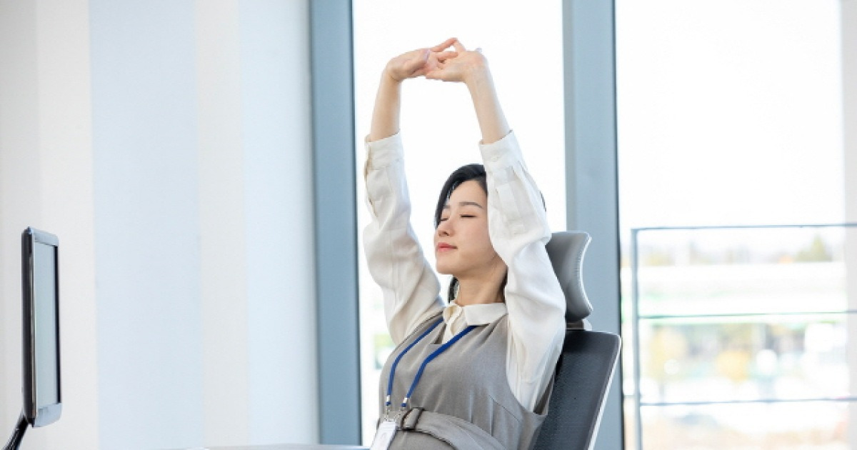 일하다 10분 만이라도 '이것' 하면 웰빙 도움