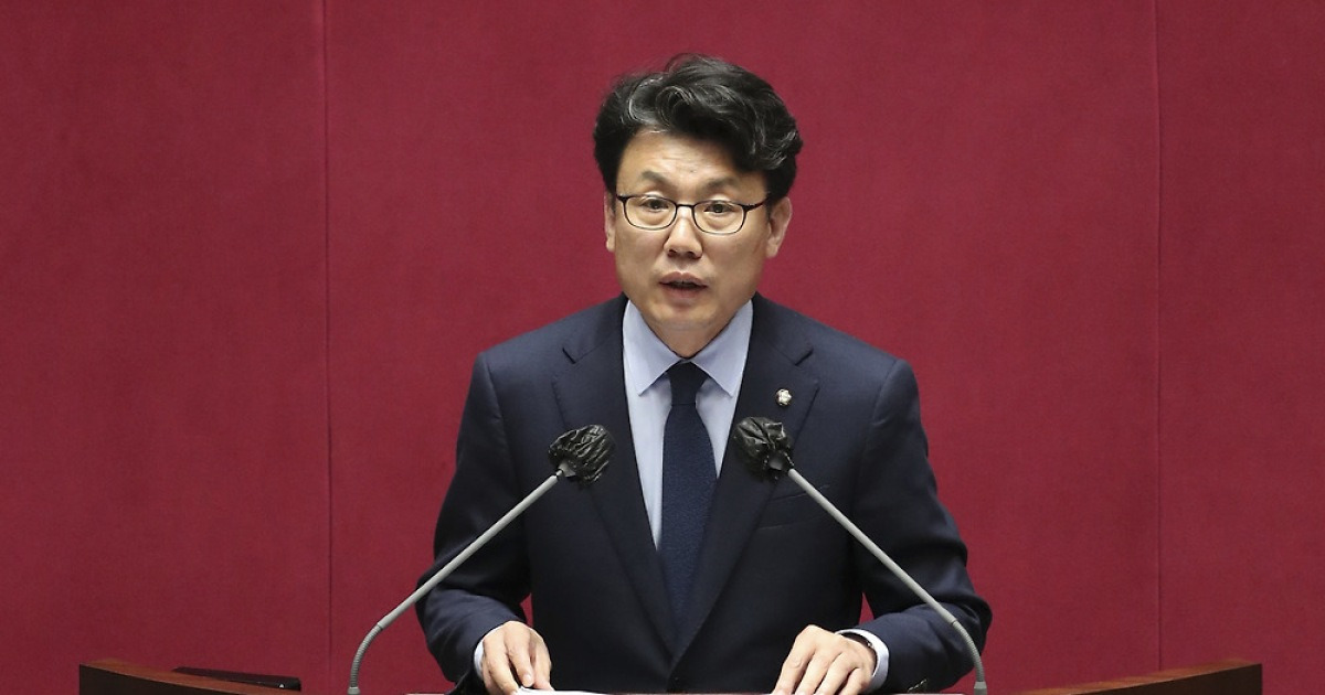 해임건의안 제안설명하는 진성준 원내수석부대표