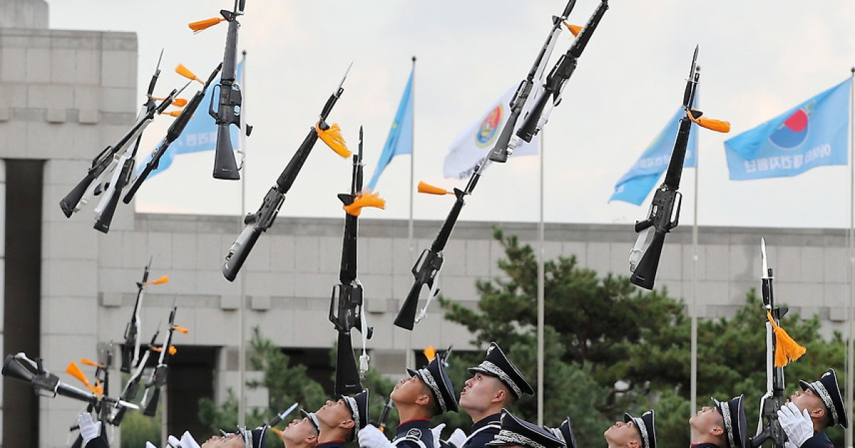 칼각 3군 의장대 시범