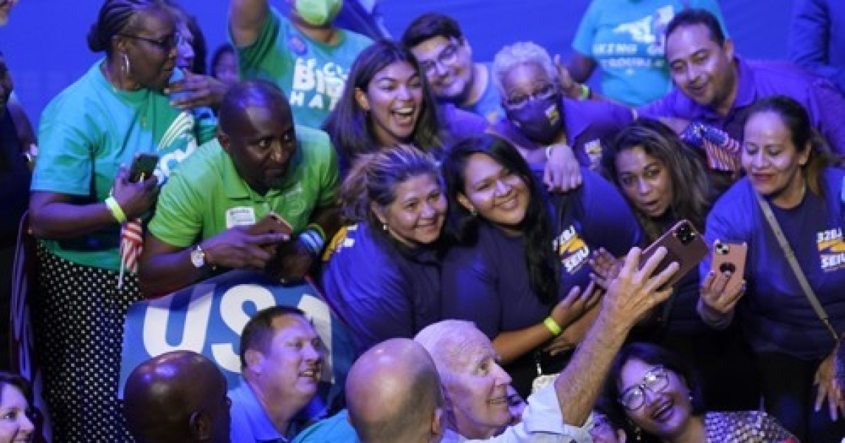 election-2022-biden-rope-lines