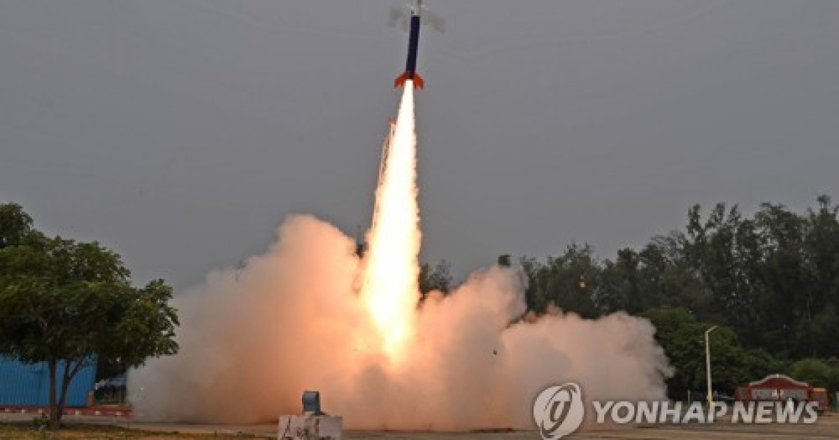 INDIA SPACE ROCKET