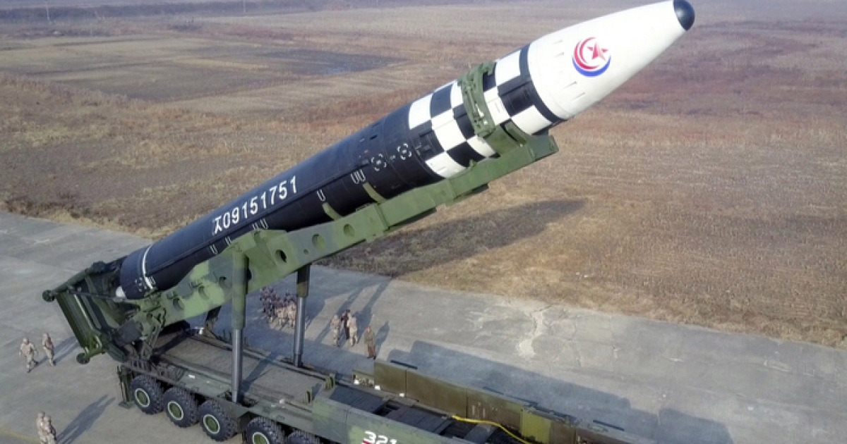 북한, 대륙간 탄도 미사일(ICBM) 부대 첫 공개