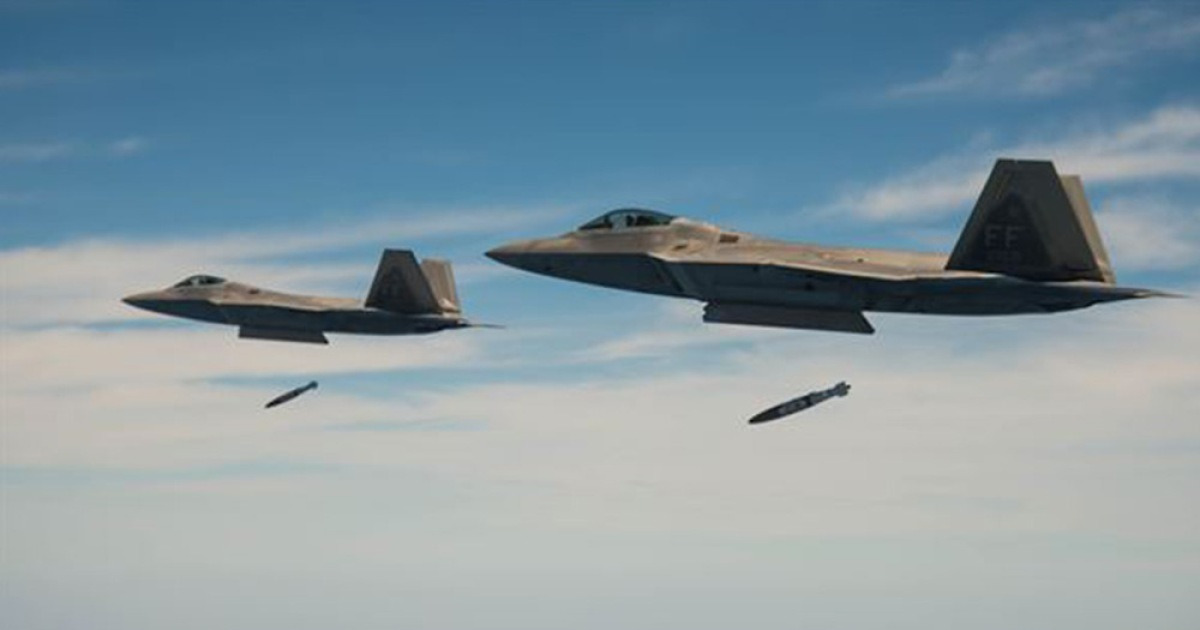 [속보] '현존 최강' 전투기 美 F-22, 4년만에 한반도 전개...전략 폭격기 B-52도 출격