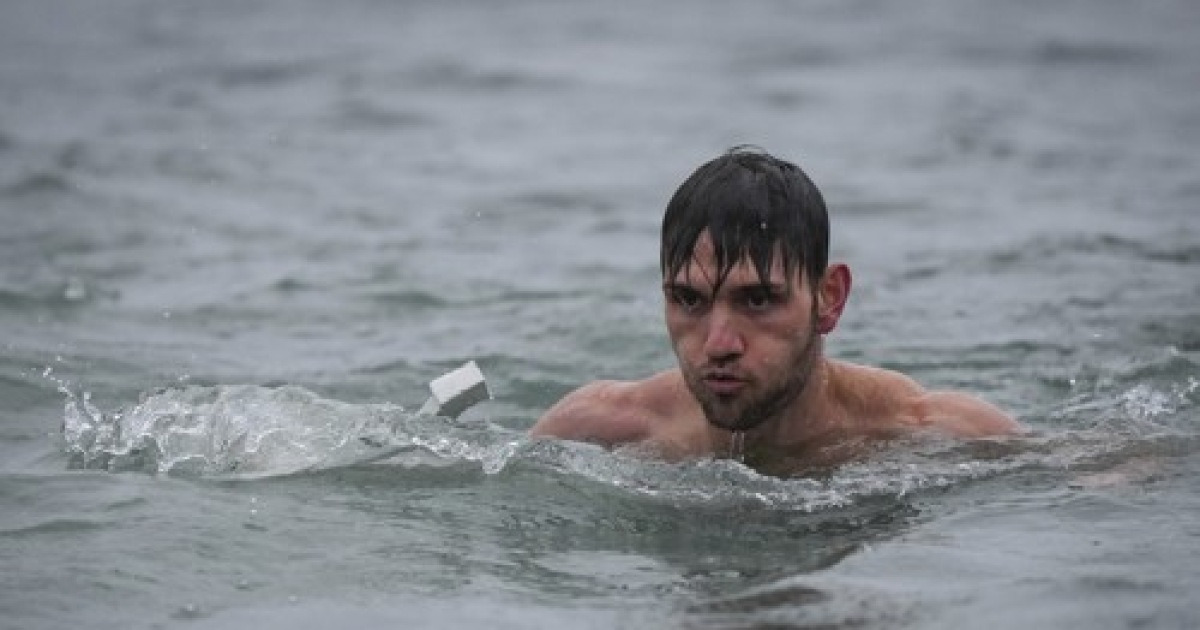 Canada Epiphany Cross Dive