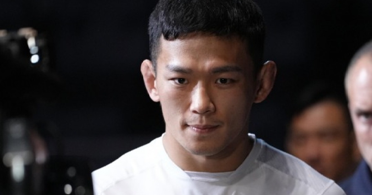 정다운 2연패. 클락, 빠르게 움직이며 경기 주도-UFC FN 218