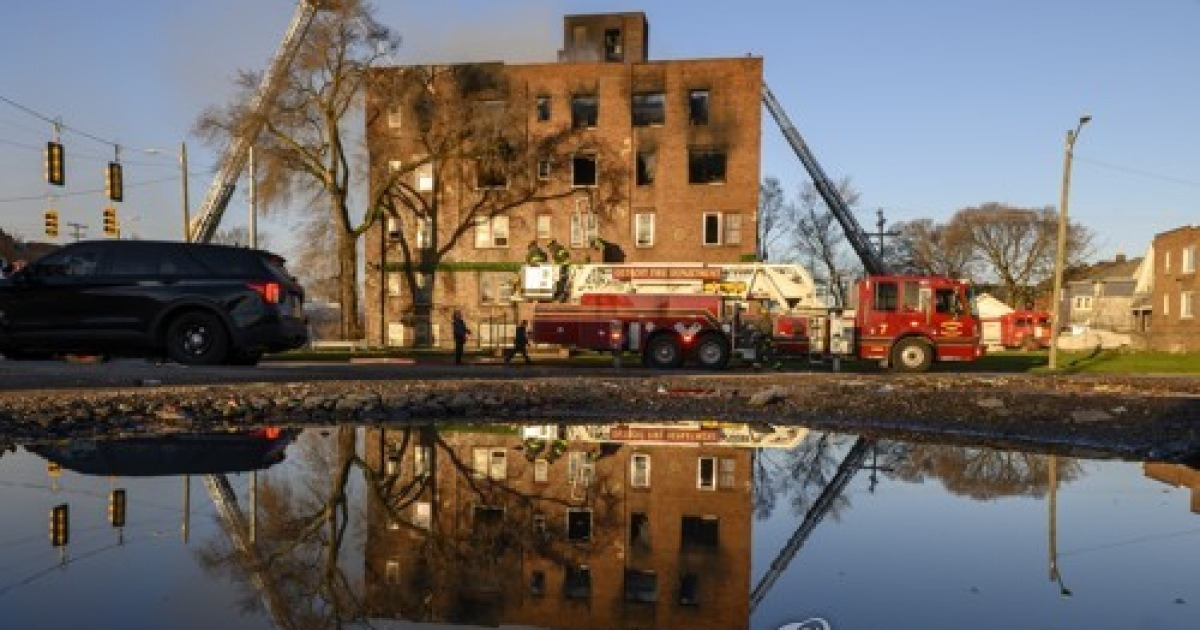 Apartment Building Fire Detroit