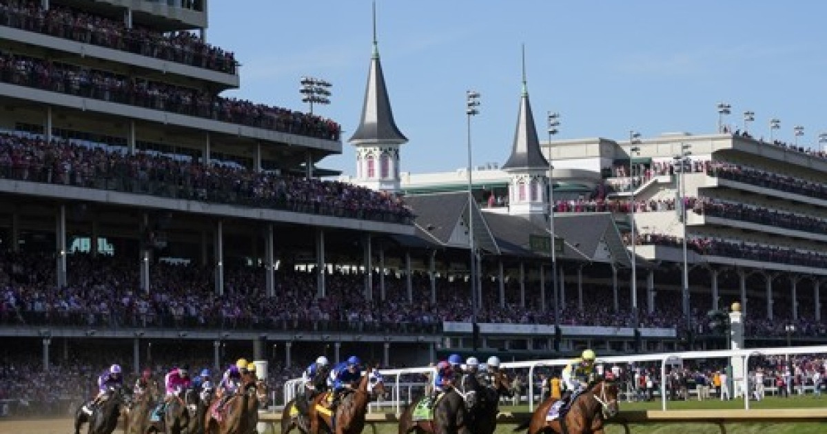 Kentucky Oaks Horse Racing