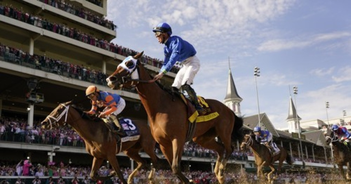 APTOPIX Kentucky Oaks Horse Racing