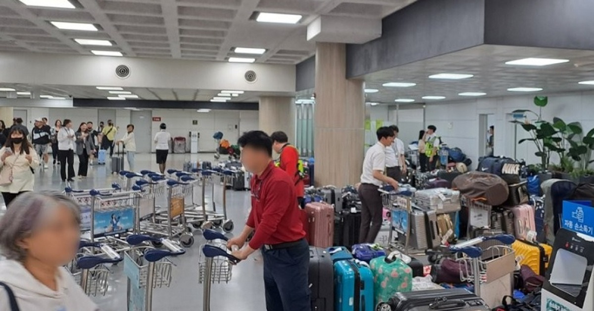 Schooltrip luggage causes massive flight delays at Gimpo, Jeju Airports