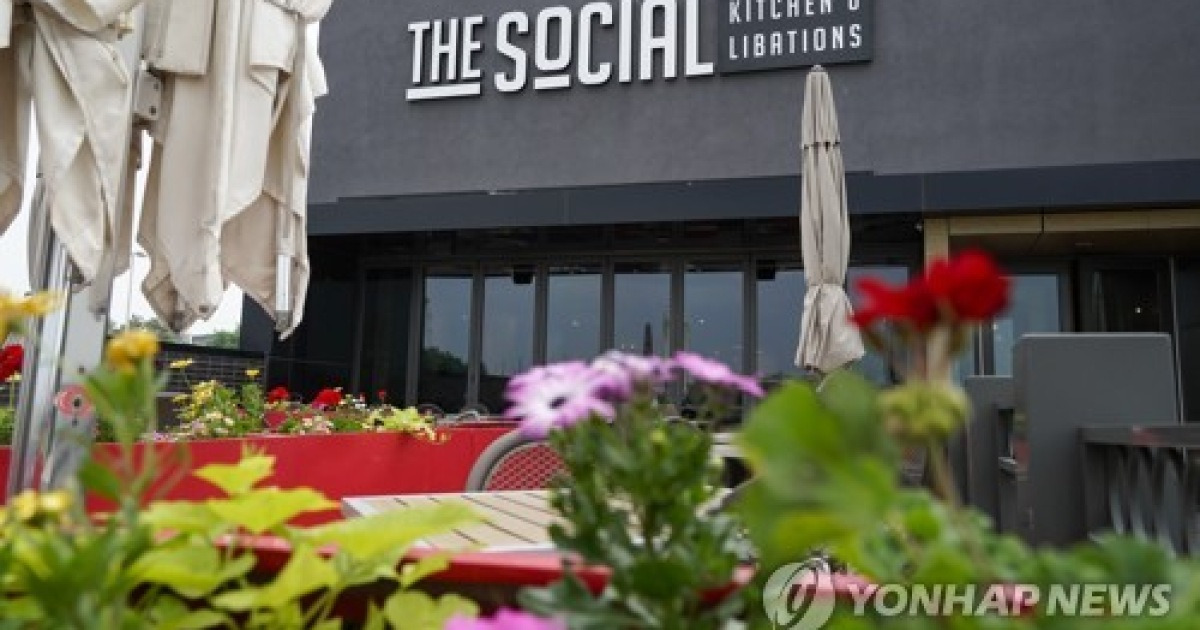 The Social Kitchen and Libations at Macy's Ridgedale