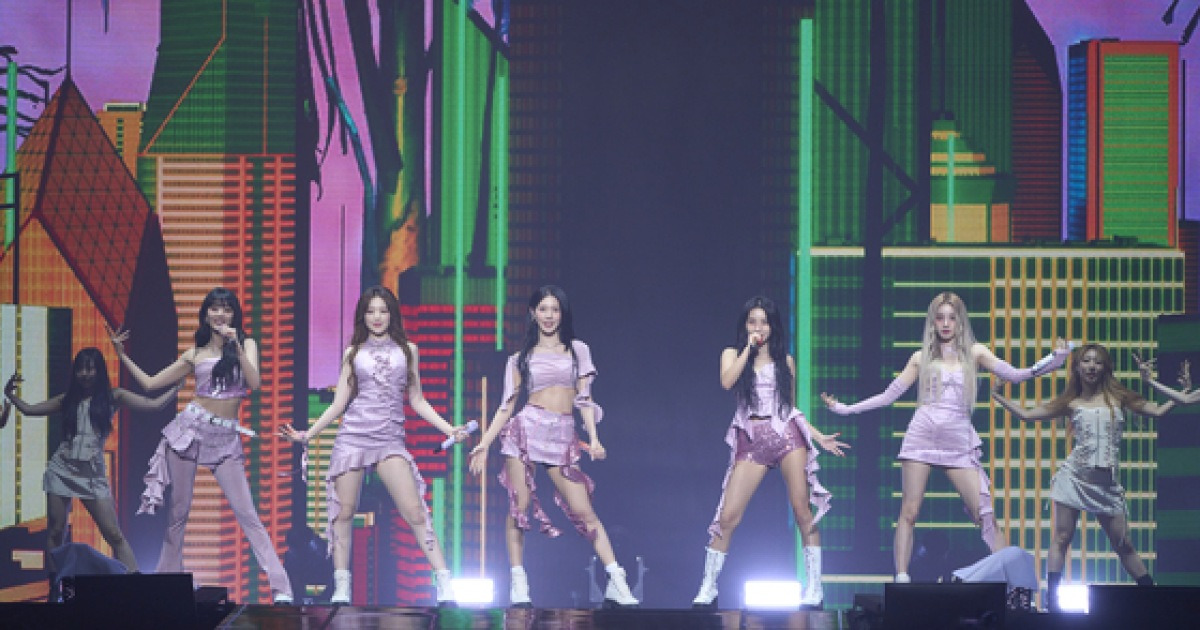 (G)I-DLE kicks off world tour with freewheeling performance