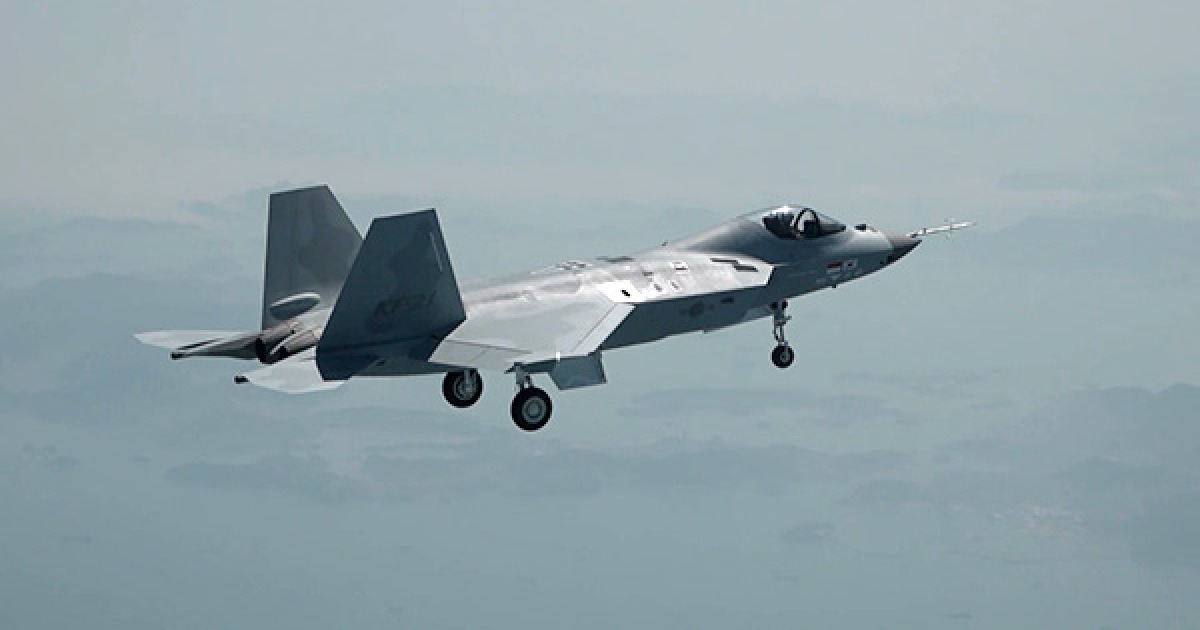 국산 초음속 전투기 KF-21, 마지막 '6호기'도 비행 성공