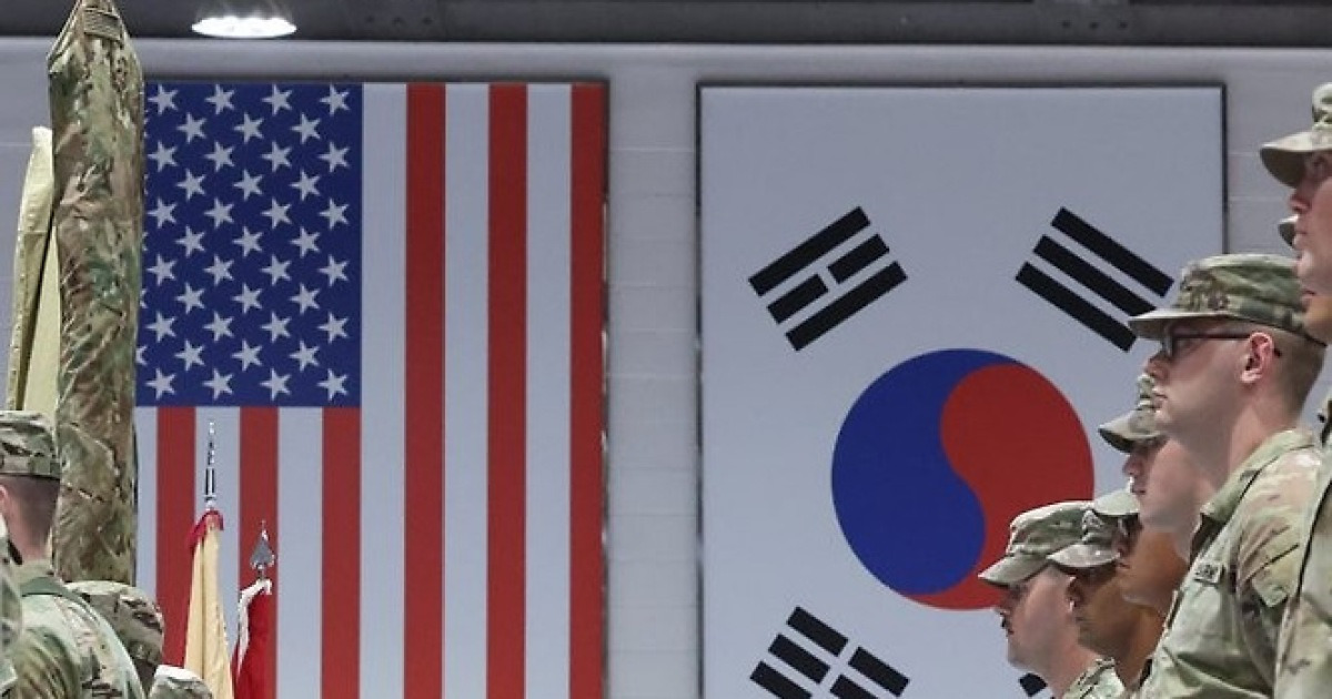 성조기 점등 랜드마크 상단 이미지