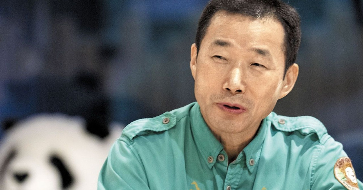 ‘바오 가족’과 함께한 7년… 판다 아빠서 ‘손녀 셋’ 할아버지로