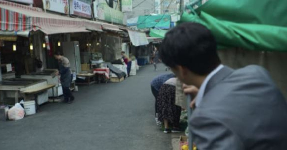 속옷 가게 된 오징어게임 체험관…'상우 엄마' 살림살이는 나아지지 않았다