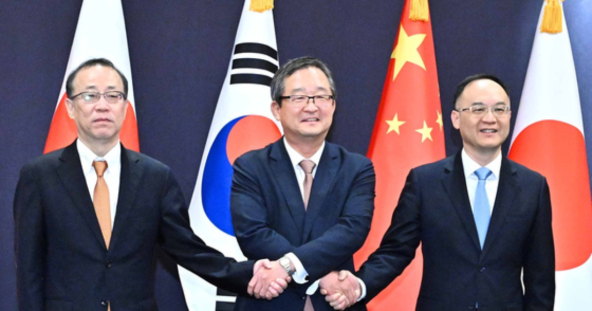 Korea wants trilateral summit with China, Japan by year's end