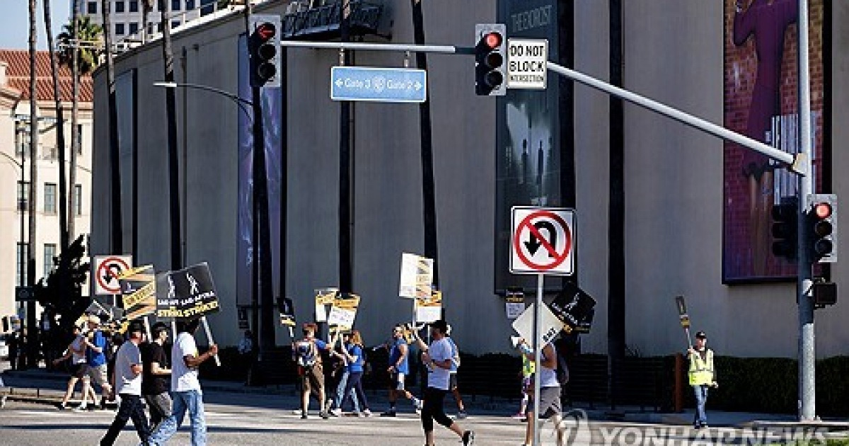 Hollywood Strikes
