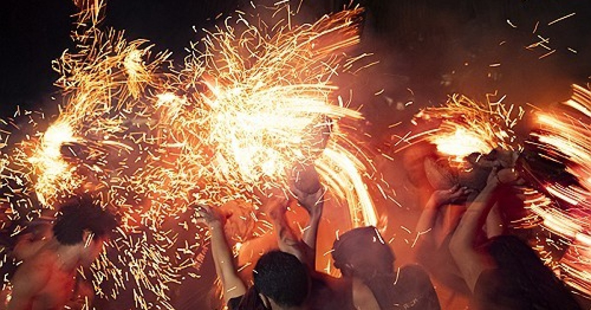 INDONESIA BALI FIRE FIGHT