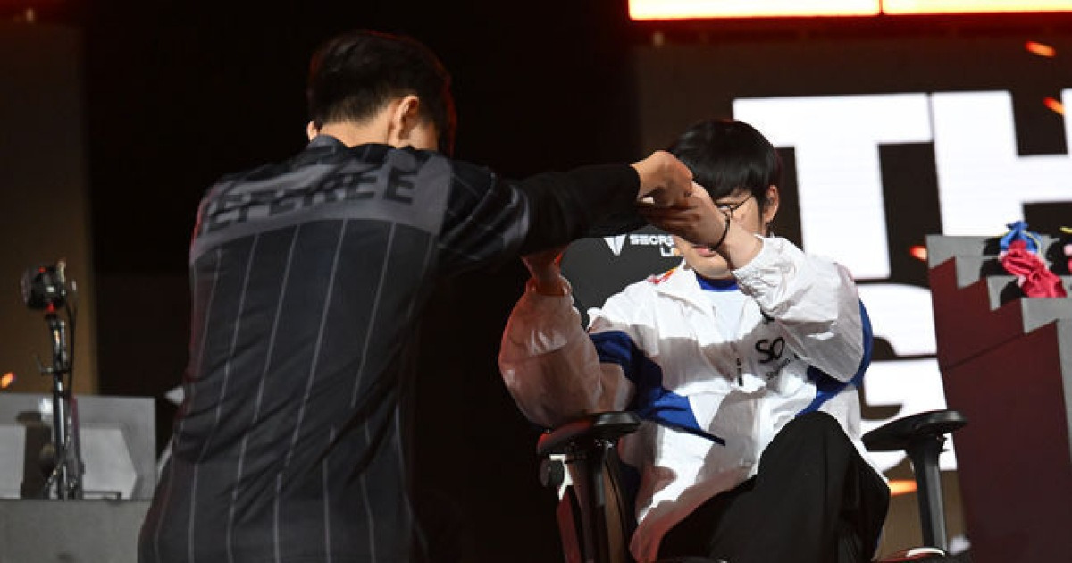 베릴(조건희),'심성보 심판에게 받는 감투' [사진]
