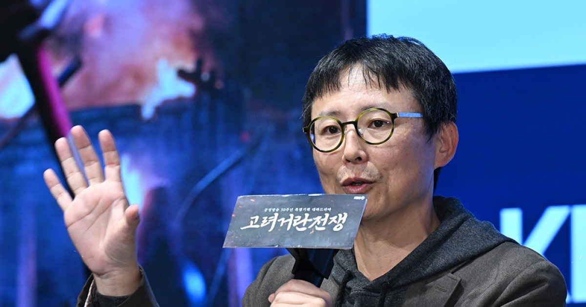 답변하는 ‘고려거란전쟁’ 감독 전우성 [포토엔HD]