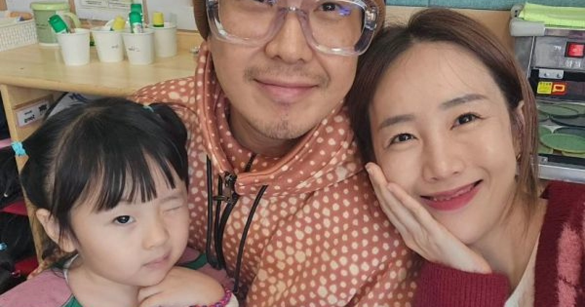 하하·별, 희귀병 완치한 막내딸 유치원 수업 참관 