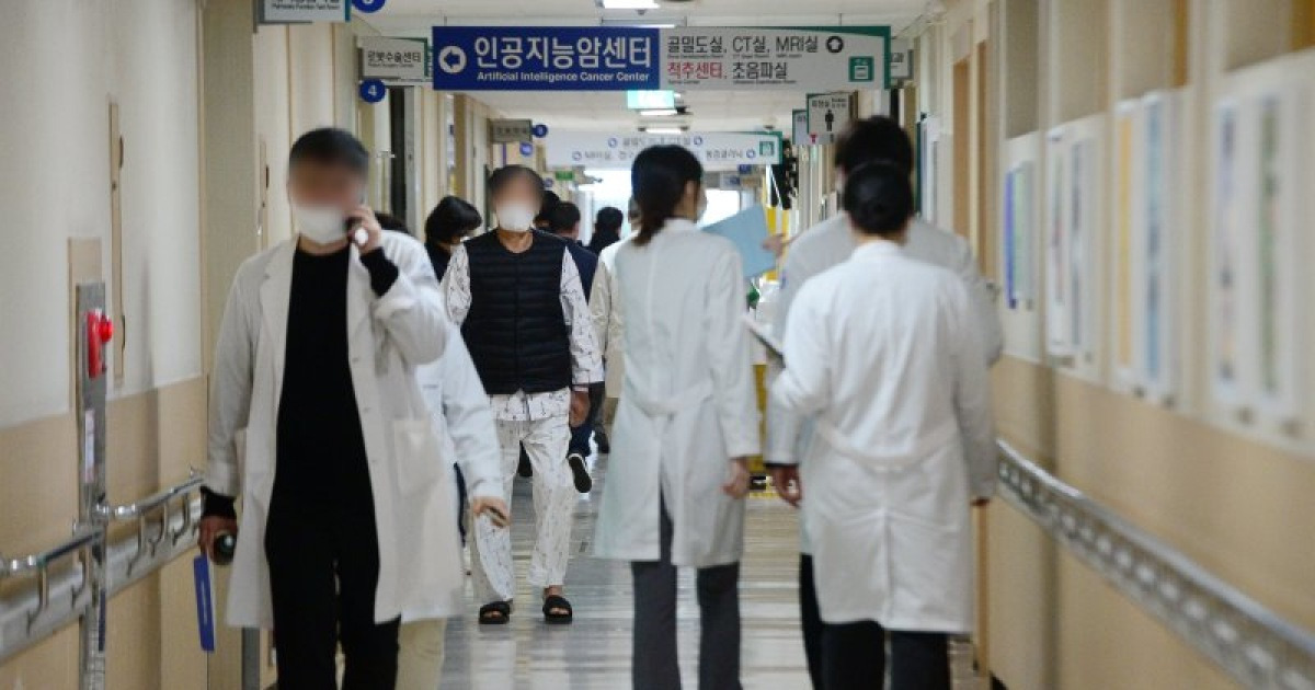 의사 집단행동에 뿔난 시민들 